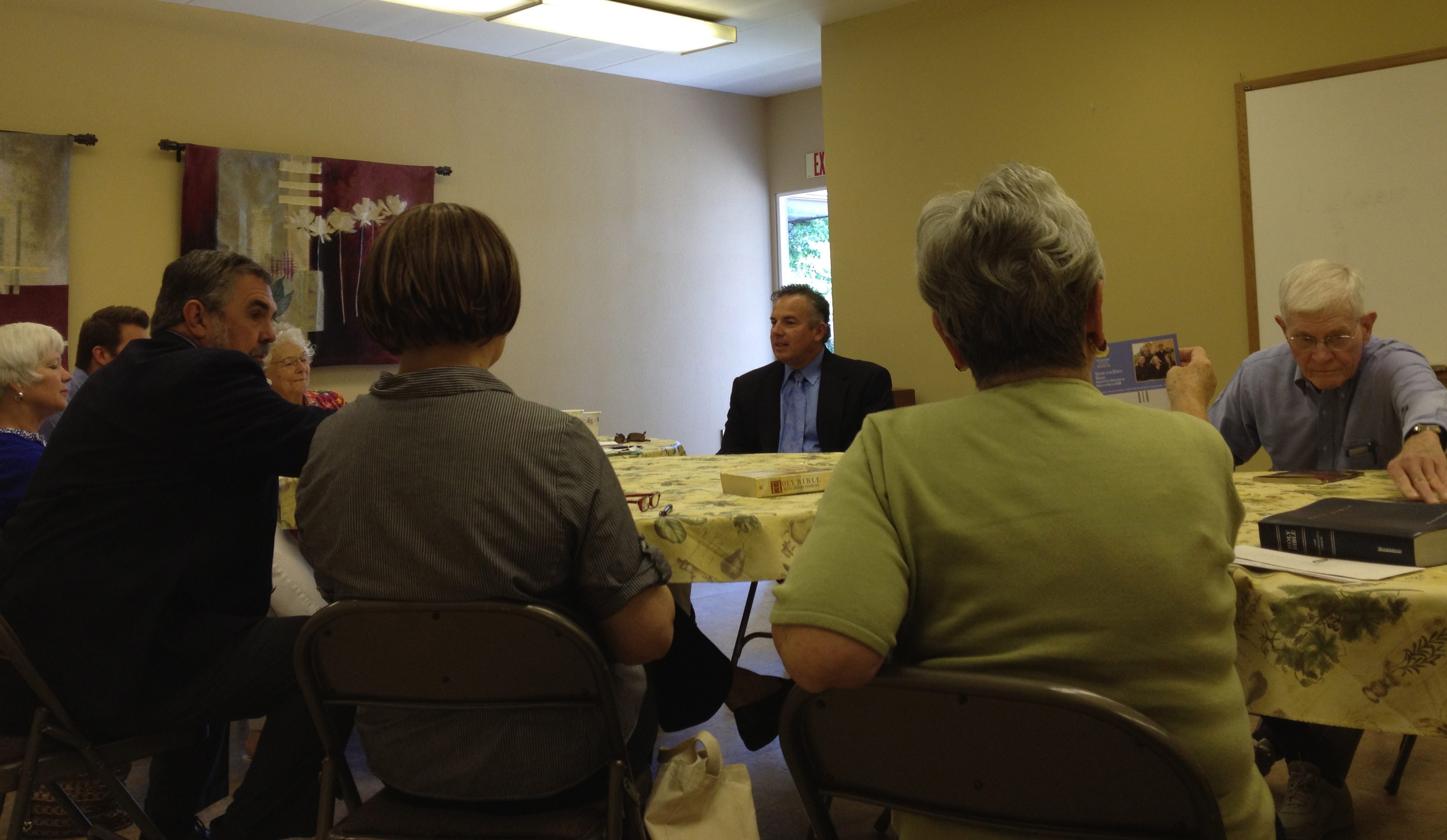 Dave sharing in Sunday School at Church in the Canyon