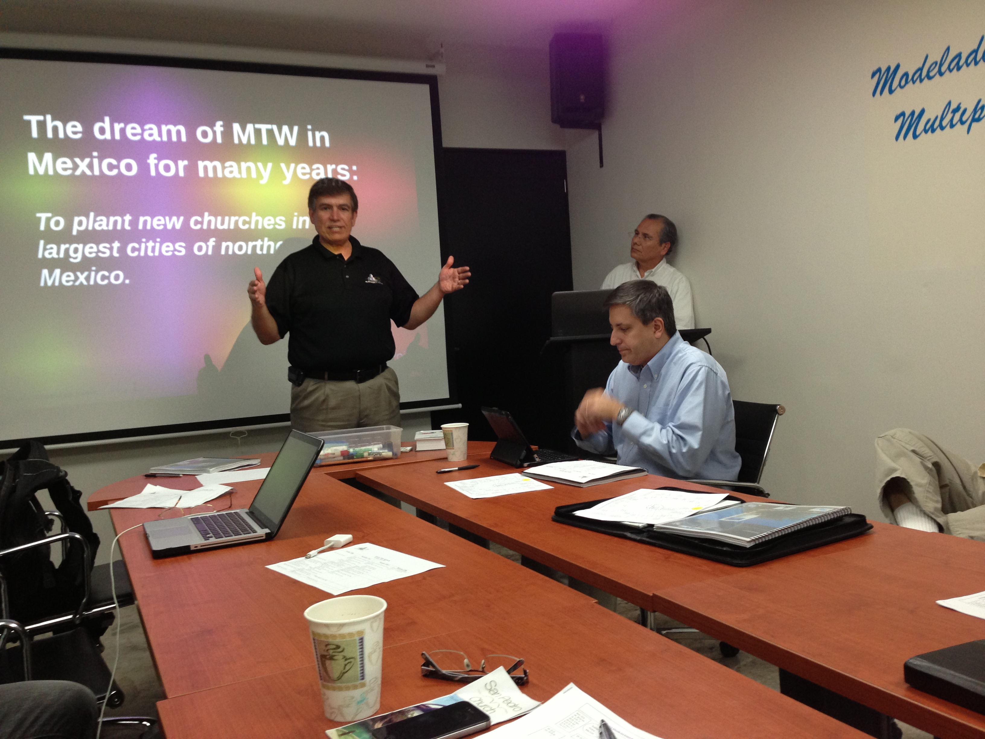 Andres Garza sharing about the dream of MTW for northern Mexico
