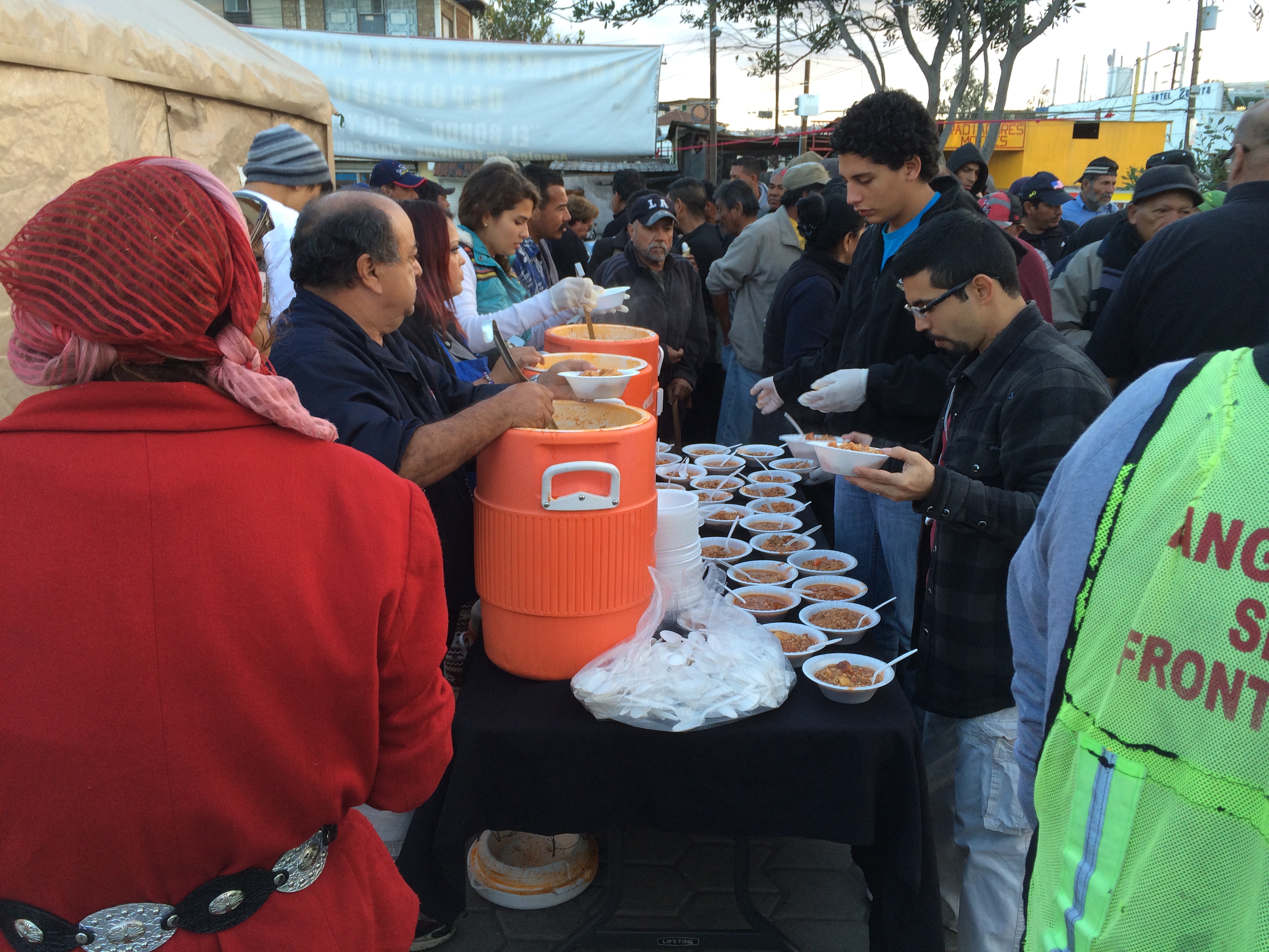 feeding the homeless at El Bordo