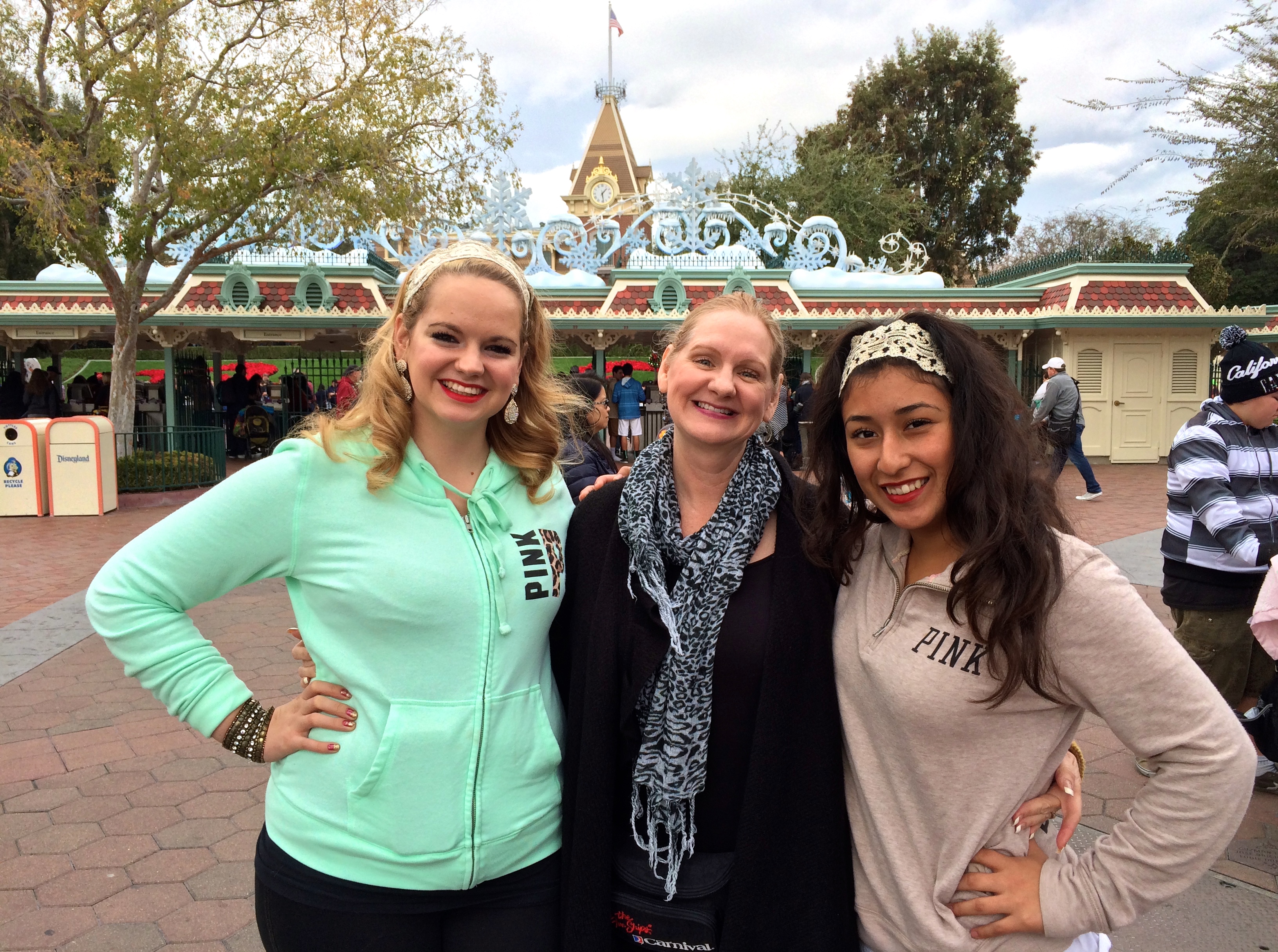 Hannah with her mom and one of her friends, Hilary Salinas
