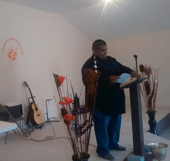 Cristobal sharing from the Word at Lo Mejor del Trigo Plan Libertador in Rosarito