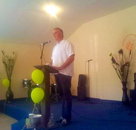 Dave preaching at LMT Plan Libertador in Rosarito