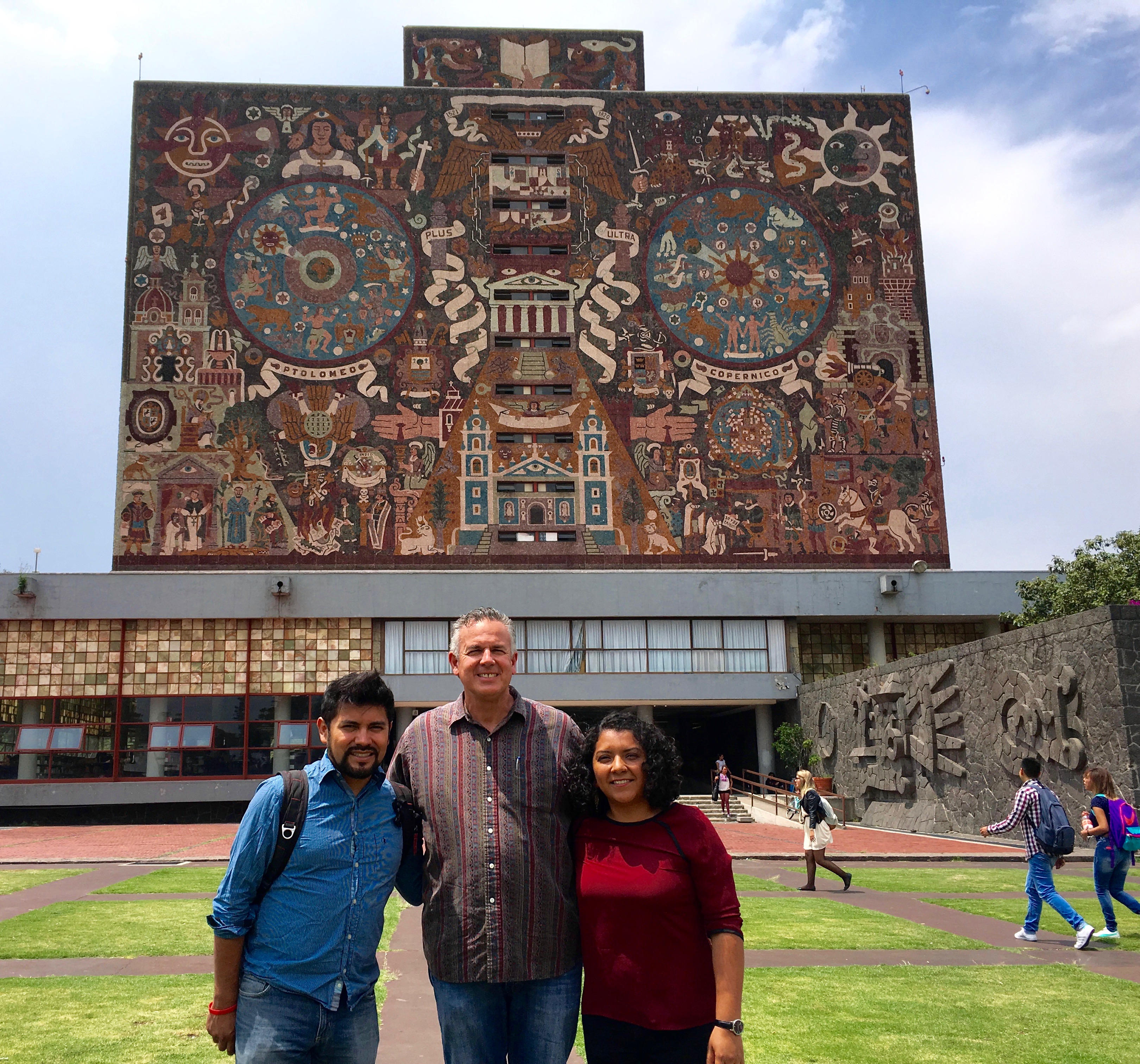 Dave with Barush & Monse in front of the library at UNAM