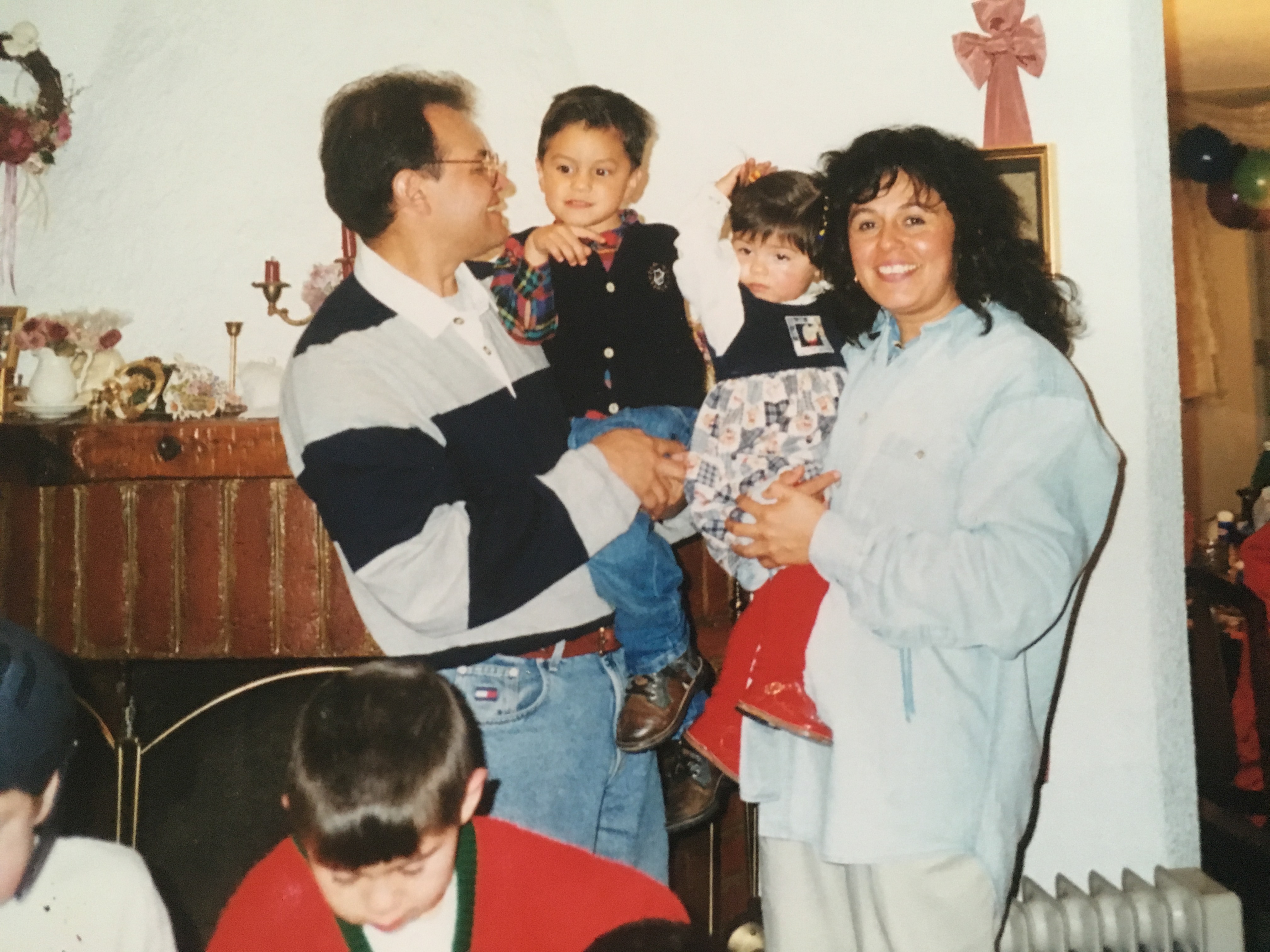 Our good friends Roberto & Lupita with their two children Luis Roberto & Ana Lei