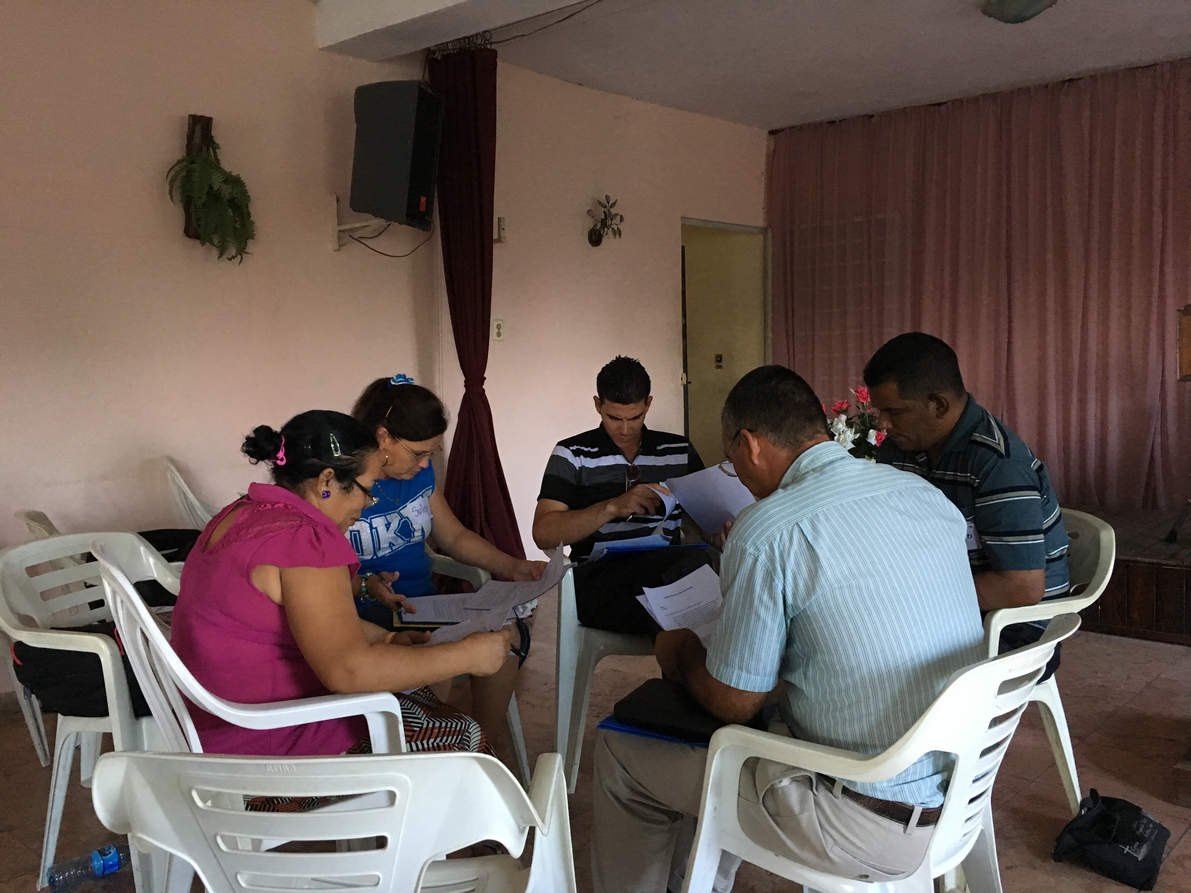 The church planting candidates working on a project during the Discovery Center