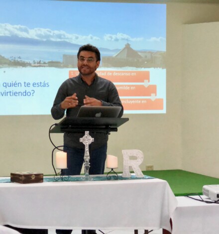 Petri preaching in Ensenada at Renuevo church
