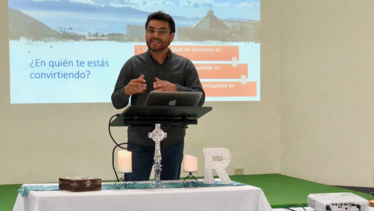 Petri preaching in Ensenada at Renuevo church