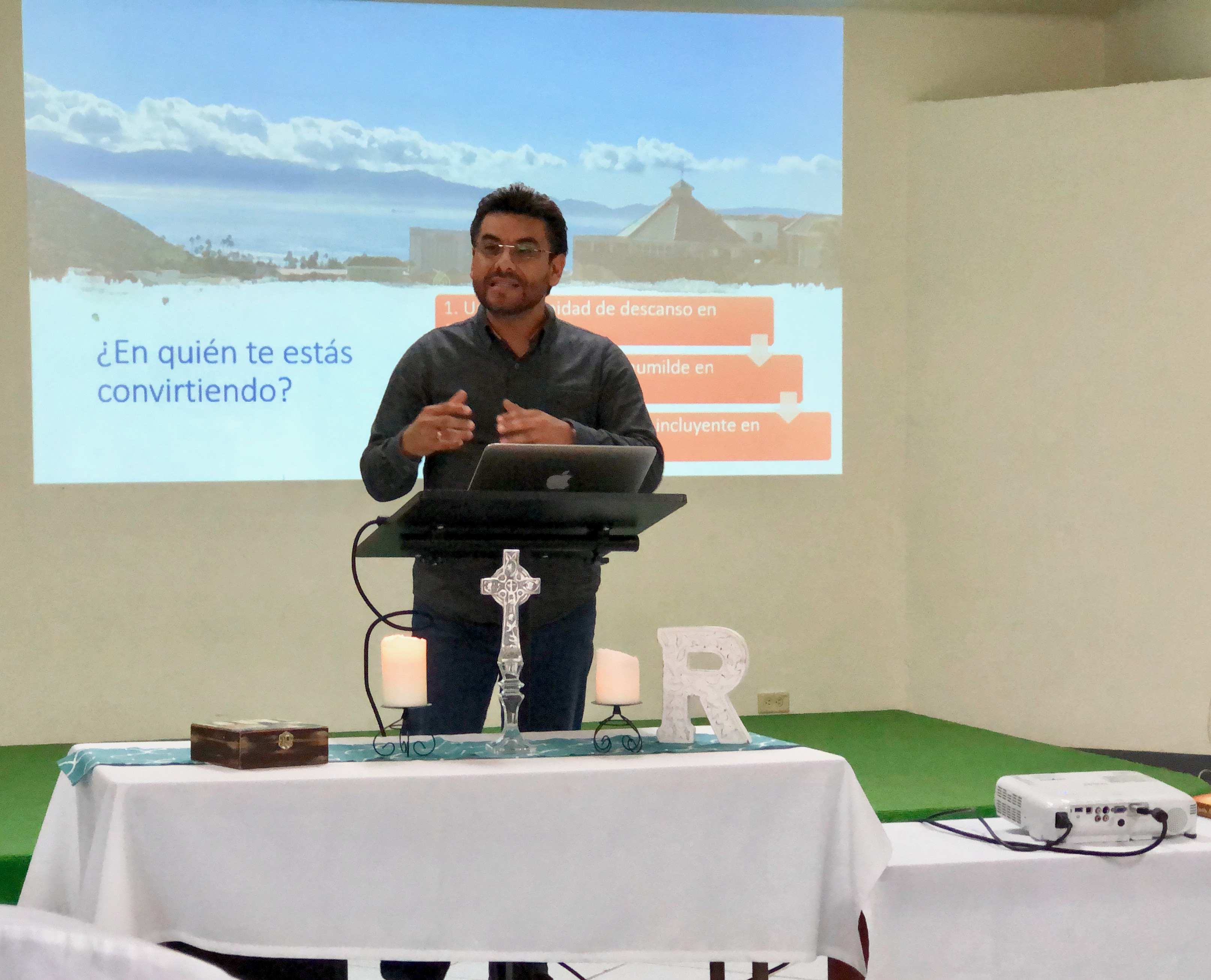 Petri preaching in Ensenada at Renuevo church