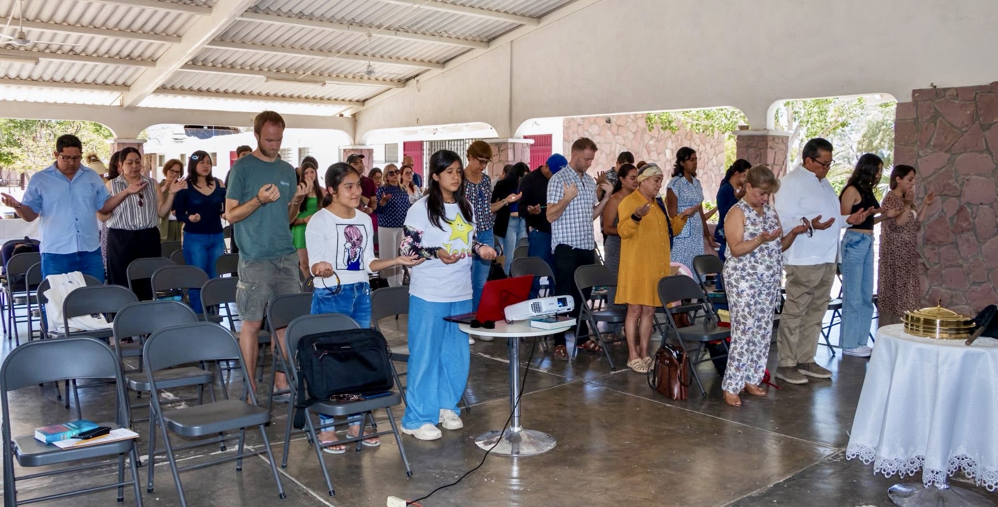 Senda de Gracia Church Service