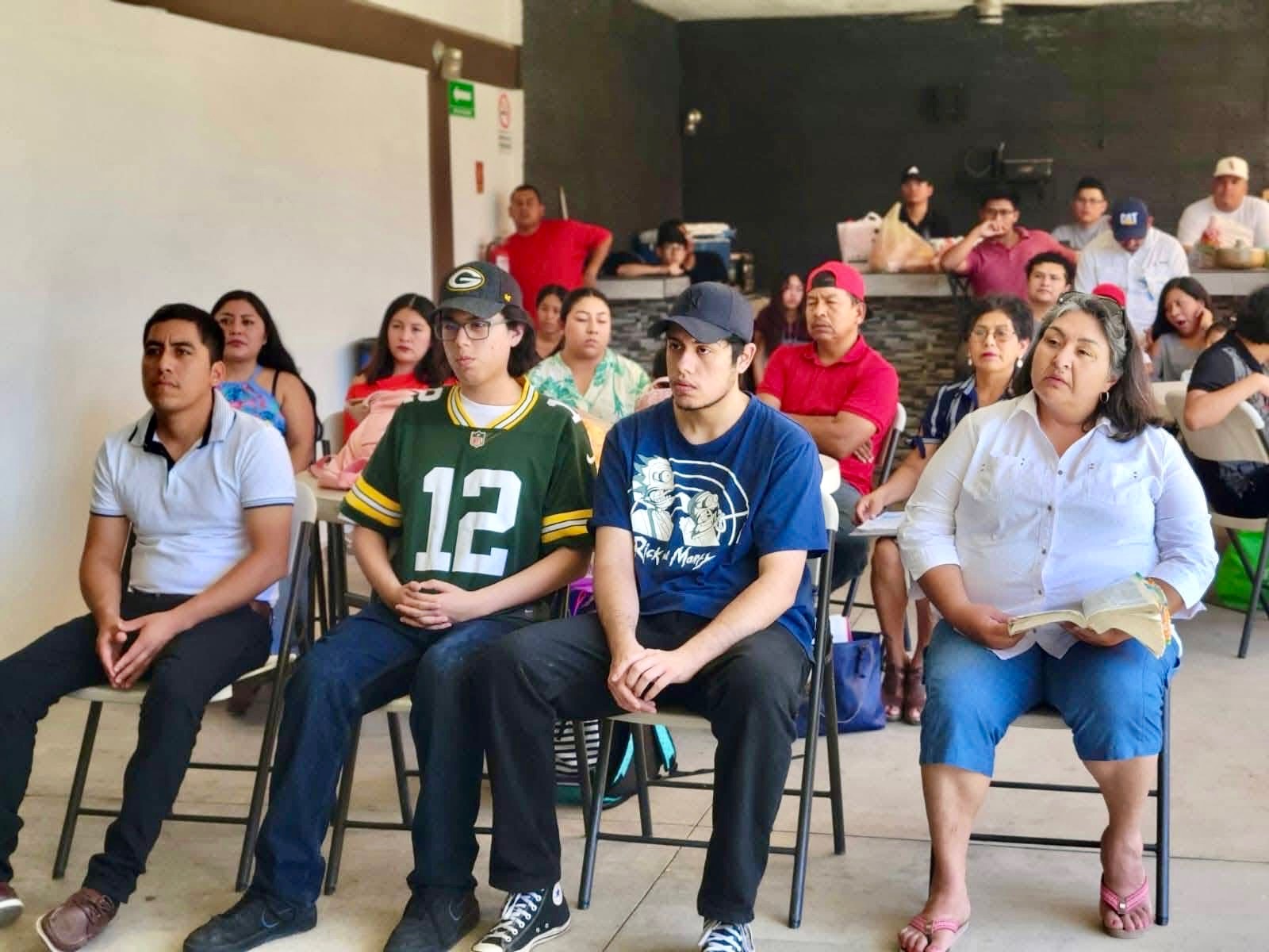Verdad Y Vida Church gathering