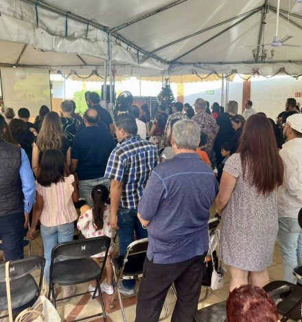 Amor Y Verdad Church Gathering