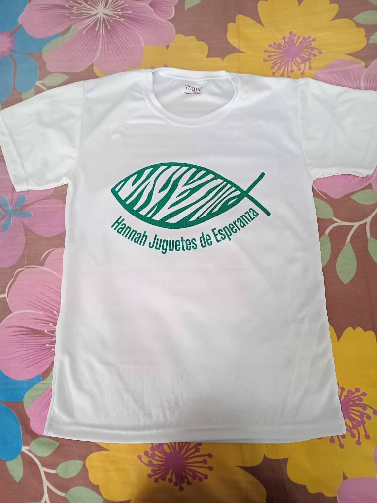 Shirt for Hannah Juguetes de Esperanza
