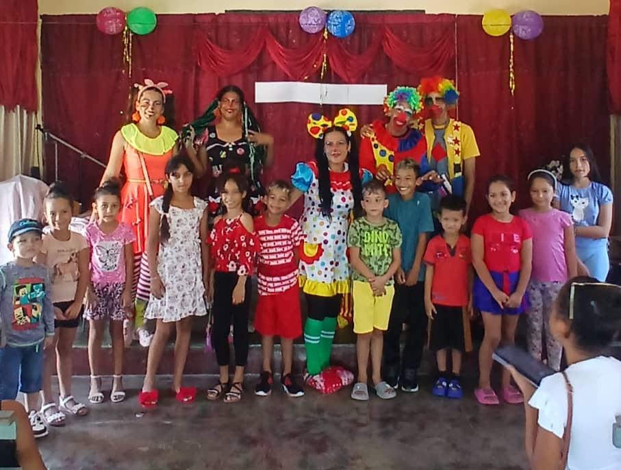 VBS on the Big Island bringing joy and toy for the children.
